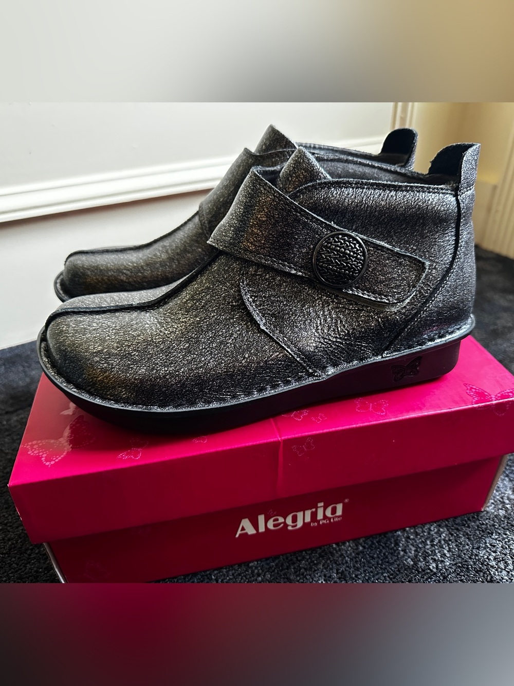 Alegria Caiti Ankle Boots Brand New in Box Sz 38 8-81/2 Graphite
